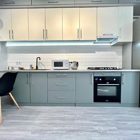 Apartpoltava Жк "Пилипа Орлика,26" Business Апартаменти З Неймовірною Панорамою - Led Дзеркало -Тропічний Душ ภายนอก รูปภาพ