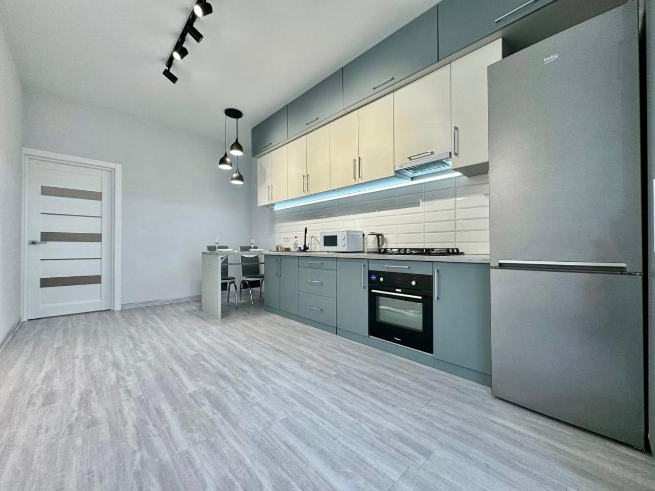 Apartpoltava Жк "Пилипа Орлика,26" Business Апартаменти З Неймовірною Панорамою - Led Дзеркало -Тропічний Душ ภายนอก รูปภาพ